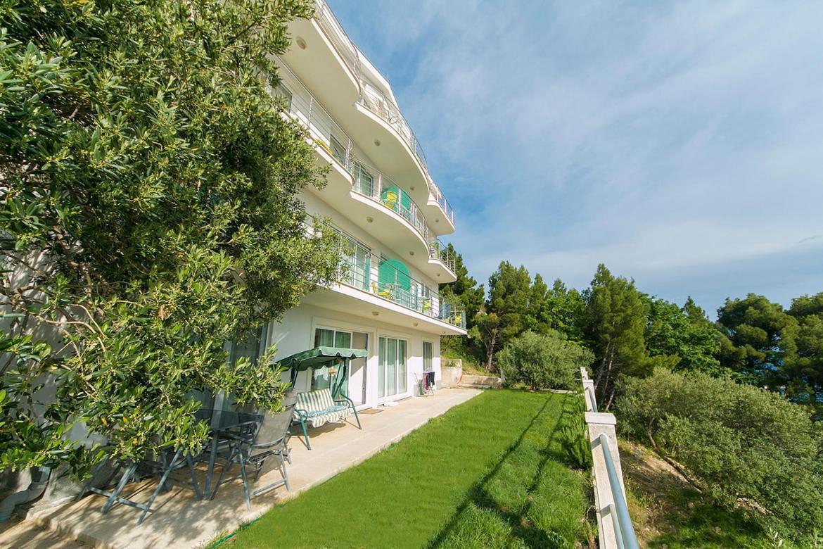 Villa Issea Brela Exterior photo