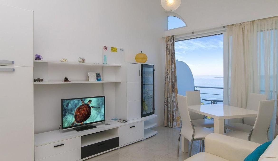 Villa Issea Brela Exterior photo