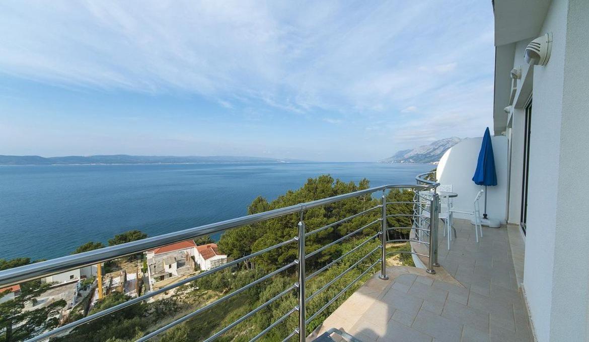 Villa Issea Brela Exterior photo