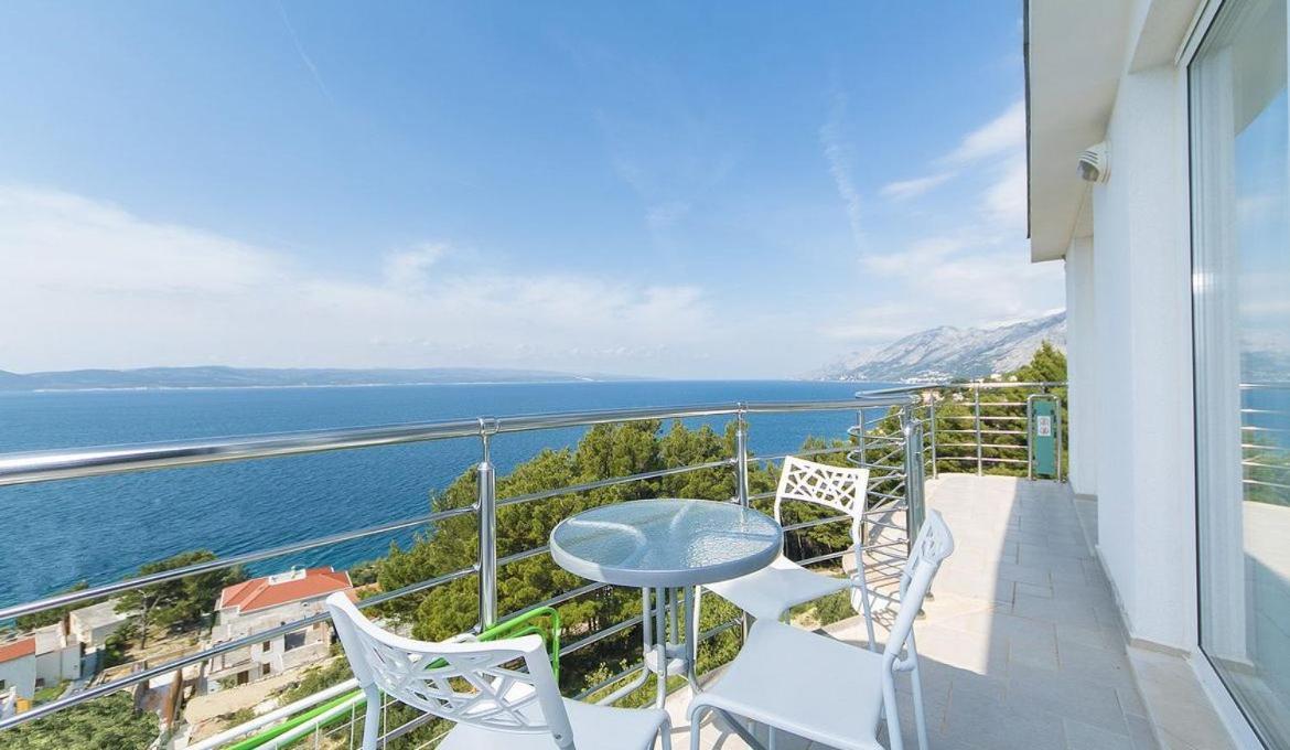 Villa Issea Brela Exterior photo
